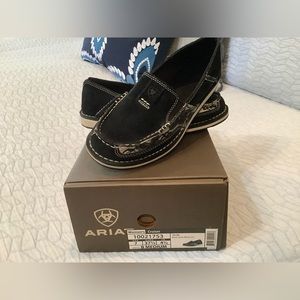 Ariat Cruisers